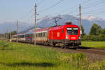 1116 125-6 zieht ihren EuroNight durch Vorarlberg auf der Umleiterstrecke nach Zürich .