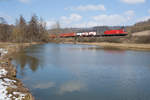 Eine unbekannt gebliebene 1116 der ÖBB mit einem Containerzug bei Pappenheim Richtung Ingolstadt, 24.03.2018