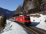 Die 1116 106 und die 1116 141 mit dem EC Transalpin nach Graz am 23.02.2019 unterwegs bei Wald am Arlberg.