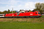 EC 164 Transalpin bei Feldkirch. 1116 213 und 232-0 am 13.4.22