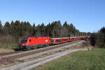 1116 196 mit einem leeren Autozug aus Salzburg kommend am 16. Januar 2023 bei Sossau.