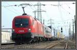 1116 159 mit einer RoLa bei der Ausfahrt aus dem Grazer Hauptbahnhof am 22.3.2006