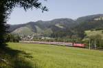 1116.156 ist am 17.06.2013 mit EC158 (Zagreb - Wien Meidling) bei Kindberg zu sehen.