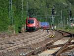 1116 254 mit Containerzug in Fahrtrichtung Norden.