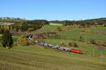 Am Waldburgen Bogen bei Freistadt konnte ich am 01. November 2015 erneut den ATGZ 47491 nach Jesenice bei herrlichem Herbstwetter fotografieren, Zuglok war 1116.282. Diesmal wählte ich einen höheren, mehr landschaftsorientierten Standpunkt.