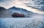 Im Gegensatz zu dem Bild eine Woche zuvor, sieht es doch so schön weiß, gleich besser aus ;-)    Hier fährt soeben 1116 238-7, mit dem IC 632  Lienzer Dolomiten  (Lienz - Wien Hbf),