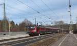 1116 215 vor Railjet im Bahnhof Traunstein ,03.01.2014