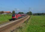 1116 230 mit einem Railjet nach München am 03.10.2014 bei Straß.