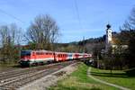 Bald wird es mit dieser idyllischen Szenerie vorbei sein: Der Bahnhof Wernstein wird in absehbarer Zeit komplett umgebaut und Lärmschutzwände werden errichtet.