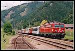 1142 537 fährt am 14.06.2002 mit R4023 in Pernegg ein.