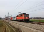 Die 1142 575 mit einem R nach Linz am 17.03.2013 unterwegs bei Taufkirchen a.