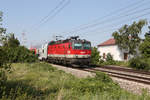 Beim ehemaligen Bahnwärterhaus beim Busserltunnel in Pfaffstätten fährt 1144.122 mit ihren Reg.