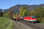 Kurz vor Küb fahren im frisch ausgeschnittenen Abschnitt bei wundervoller Herbststimmung 1144.086+470.505 mit GAG-42181 am 14.10.17 bergwärts.