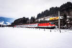 1144 068-4 fährt mit dem IC 513  Schöckl  (Salzburg Hbf - Graz Hbf) kurz vor dem Bahnhof Altenmarkt im Pongau vorüber.