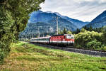 1144 271-7 fährt mit dem D 735 (Villach Hbf - Lienz), kurz vor der Haltestelle Berg im Drautal vorüber.