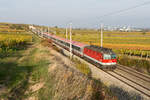 1144 090 war am 18.10.2019 mit dem EC 159  Croatia  auf der Südbahn unterwegs. Die Aufnahme entstand bei Pfaffstätten.