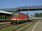 Die 1144 216 am 30.08.2008 mit einem EC bei der Einfahrt in den Lindauer Hbf. 