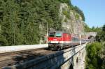 1144 279 bepsannte am 1.9.2009 den OEC 733   Der Warmbaderhof  nach Villach, hier ber die Krausl-Klausl.