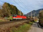 Die 1144 205 und die 1116 187 mit einem Gterzug am 03.11.2012 unterwegs bei Terfens.