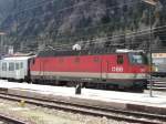 1144 257-3 OBB mit CityShuttle Brenner-Innsbruck, Brenner/Brennero 04-05-2008 - Bahnvideos in Youtube - http://www.youtube.com/user/cortiferroviariamato/videos - Auch 103 245 mit altes Logo und CNL in