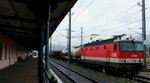 Karl Maximilian alias 1144 257-3 durchfährt am 10.08.2016 mit einem Güterzug den Villacher Westbahnhof