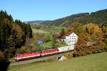 Ein schönes Fotomotiv an der Summerauer Bahn ist die mustergültig renovierte Mühle bei Wittinghof.