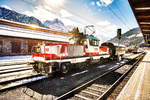 1163 018-5  Andreas  steht am 8.3.2018, mit einem Transportwagen im Bahnhof Lienz.