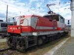 Am Ende des Bahnsteigs stand in Salzburg diese 1163 013, eine Baureihe, die mich immer wieder sehr beeindruckt.