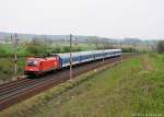 1216 231 mit EC70  Gustav Mahler  am 30.04.2013 von Wiener Neustadt nach Praha hl.n.