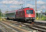 24.8.2014 17:01 ÖBB 1216 016 mit EC 1288 aus Venezia Santa Lucia nach München Hbf bei der Einfahrt in Verona Porta Nuova.