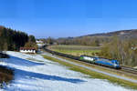 1216 921 + 193 264 mit dem Kupferanodenzug am 25.02.2018 bei Vilshofen.