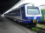 Ein Triebzug 4020, als Regionalzug nach Wiener Neustadt, steht im Sudbahnhof von Wien.