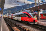 4024 097-0 hält als S1 4260 (Lienz - Friesach) im Bahnhof Spittal-Millstättersee.