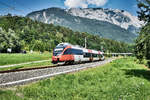 4023 008-8 fährt als S4 4235 (St. Veit a. d. Glan - Klagenfurt - Hermagor) bei Nötsch vorüber.
Aufgenommen am 30.7.2020.