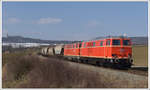 2143.56 und 2143 070 vom Verein Neue Landesbahn am 25.2.2018 mit einem leeren Getreidezug von Korneuburg nach Ernstbrunn unterwegs, aufgenommen in Karnabrunn.