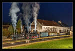 Through the dark night II - Auf der Steyrtalbahn fuhren die beiden Dampfloks 498.04 und 298.102, hier zu sehen bei einem Halt in der Haltestelle Sommerhubermühle.