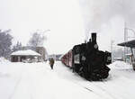 Lok 3 der Zillertalbahn mit Zug 8829 (Jenbach - Mayrhofen) abfahrbereit in Jenbach, 04.01.1987, 10.47u.