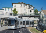 Die neue Verlängerung der Linie 7 bringt eingie nette neue Fotostellen hervor und zeigt hier Variobahn 225 in der alten Stiftingtalstrasse, 16.09.2016.