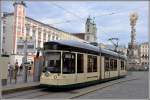 TW 503 der Pöstlingbergbahn am Hauptplatz in Linz.