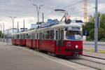 E1 4776 mit c4 1317 auf der Linie 25 kurz nach der Haltestelle Donauspital U, 26.06.2017