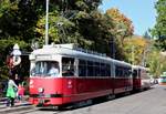 Wien Wiener Linien SL 49 (E1 4548 (Bombardier-Rotax 1975) + c4 1372 (Bombardier-Rotax 1977)) XIV, Penzing, Hütteldorf, Bujattigasse am 16.