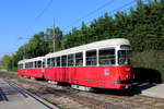 Wien Wiener Linien SL 6 (c4 1307 + E1 4528) XI, Simmering, Kaiserebersdorf, Etrichstraße / Paulasgasse / Valiergasse (Hst. Valiergasse) am 20. April 2018.