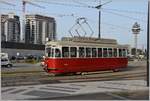 E Wagen 548  Rent a Bim  bringt uns direkt vor`s Hotel in Wien Hbf Ost.