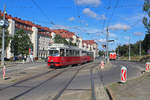 Wien Wiener Linien SL 49: Betriebsfahrt zum Straßenbahnbetriebsbahnhof Rudolfsheim: E1 4536 (Bombardier-Rotax 1974) mit dem Beiwagen c4 1367 (Bombardier-Rotax 1977) verlässt am Morgen des