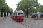 Wien Wiener Linien SL 49: Betriebsfahrt ab Urban-Loritz-Platz über den Neubaugürtel und die (äußere) Mariahilfer Straße bis zum Straßenbahnbetriebsbahnhof Rudolfsheim.