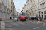 Wien Wiener Linien SL 5 (E2 4071 (SGP 1987) + c4 1458 (Bombardier-Rotax 1985)) VIII, Josefstadt, Lange Gasse / Laudongasse am 17.