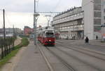 Wien Wiener Stadtwerke-Verkehrsbetriebe / Wiener Linien: Gelenktriebwagen des Typs E1: Am 22.