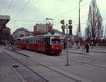 Wien Wiener Linien SL 21 (E1 4682 (SGP 1968) + c3 1212 (Lohnerwerke 1961)) I, Innere Stadt, Schwedenplatz am 18. März 2000. - Scan eines Diapositivs. Film: Kodak Ektachrome ED-3. Kamera: Leica CL.