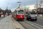 Wien Wiener Linien SL D (E2 4002) Innere Stadt, Dr.-Karl-Renner-Ring / Parlament am 24.
