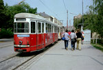 Wien WVB SL 22 (c2 1027) XII, Donaustadt, Kaisermühlen, Schüttauplatz im Juli 1982.